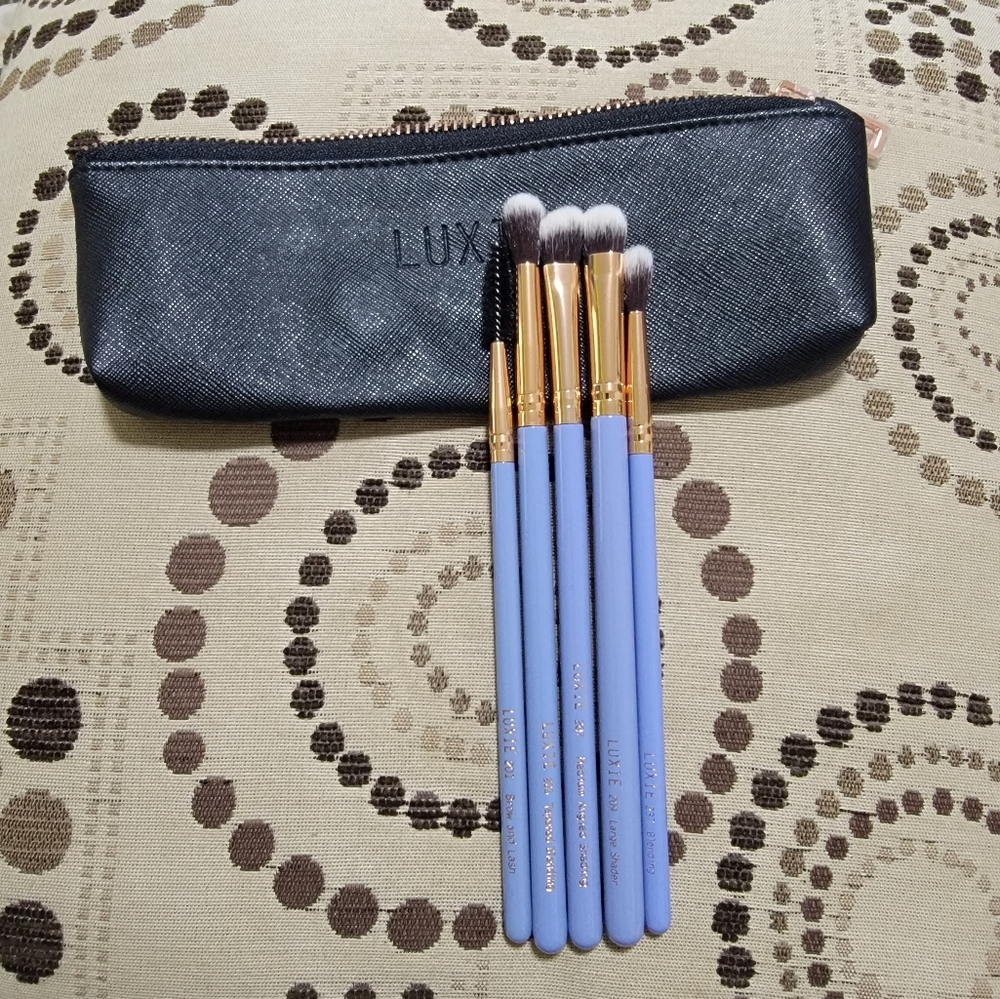 Luxie Beauty Wonderlust Periwinkle 5 Pc Brush Set w Pouch